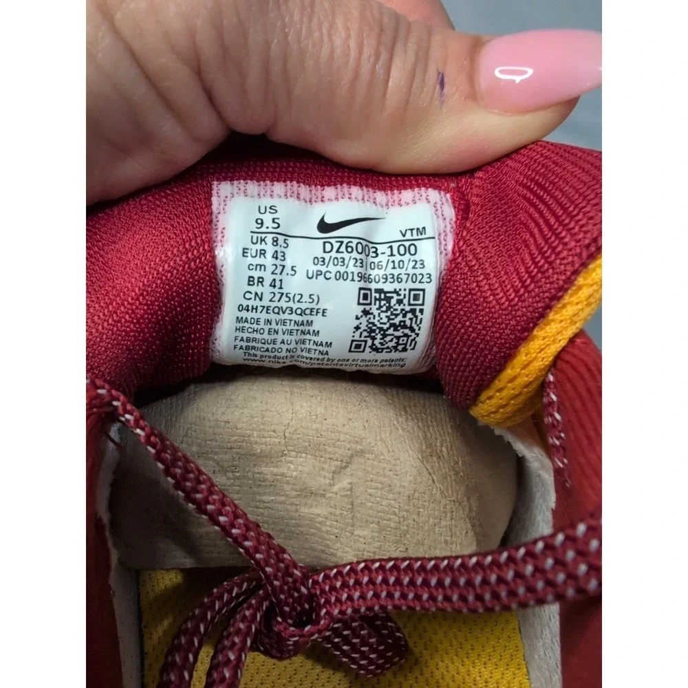 Nike Zoom Pegasus 40 USC Official‎ USC Trojans Issued Running Shoes 9.5 NWOB